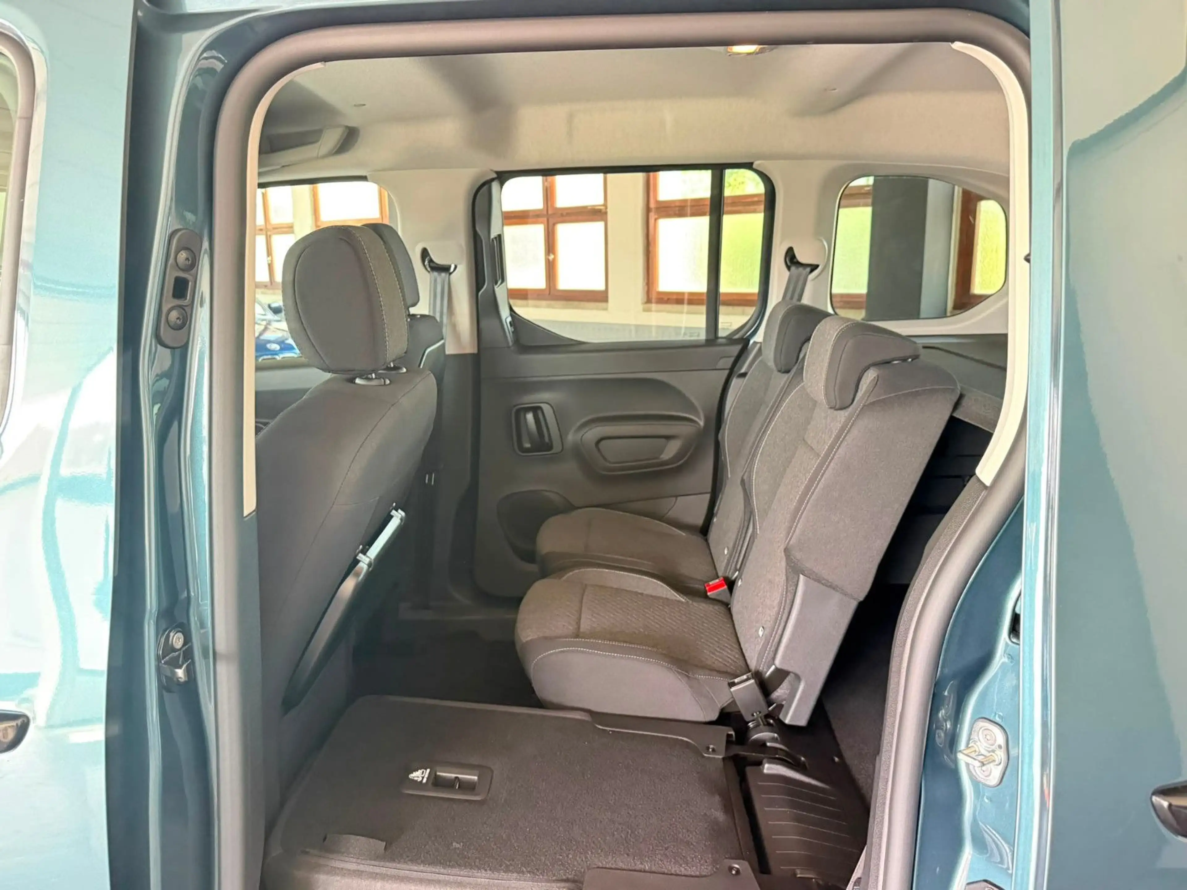 Opel Combo Life Elegance 1,5 D -LED,SHZ,RFK,BT,L1(M1) — photo 14