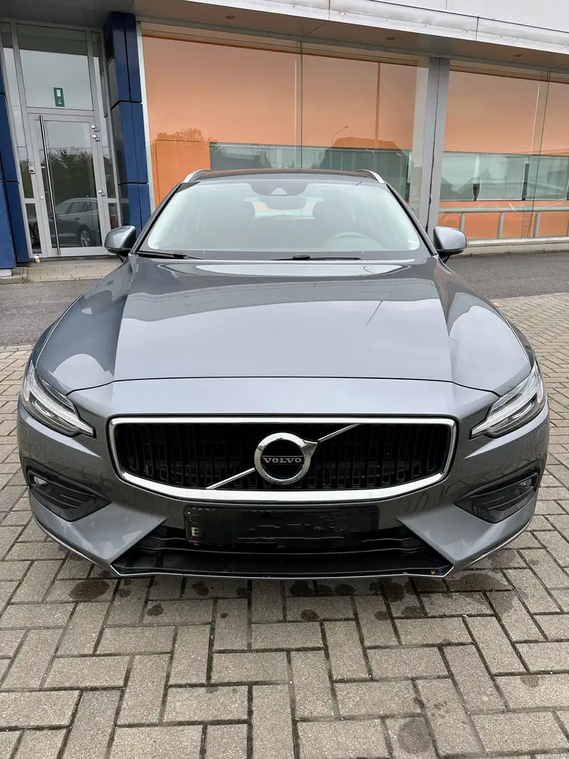 Volvo V60 2.0 D4 AWD Momentum Pro Geartronic - 1