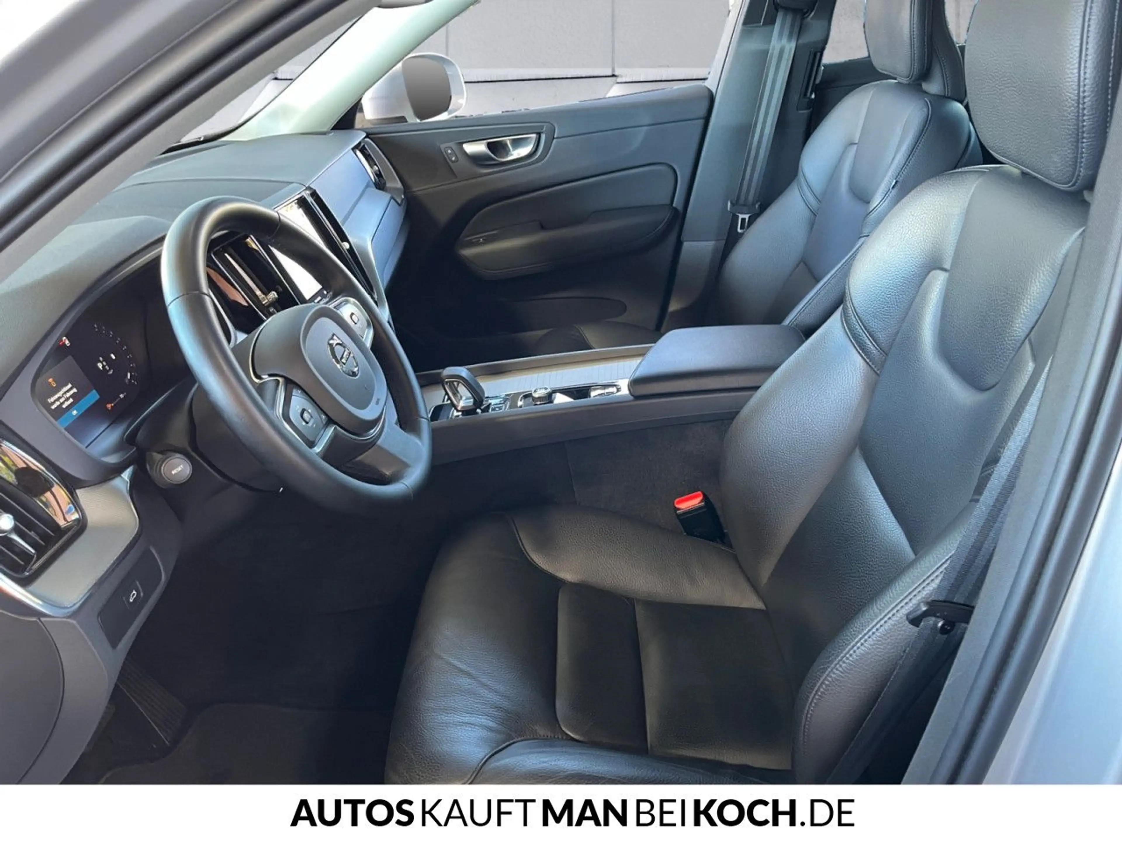 Volvo XC60 B4 B Core 4xSHZ LHZ NAVI 20" LED PDC RFK — photo 7