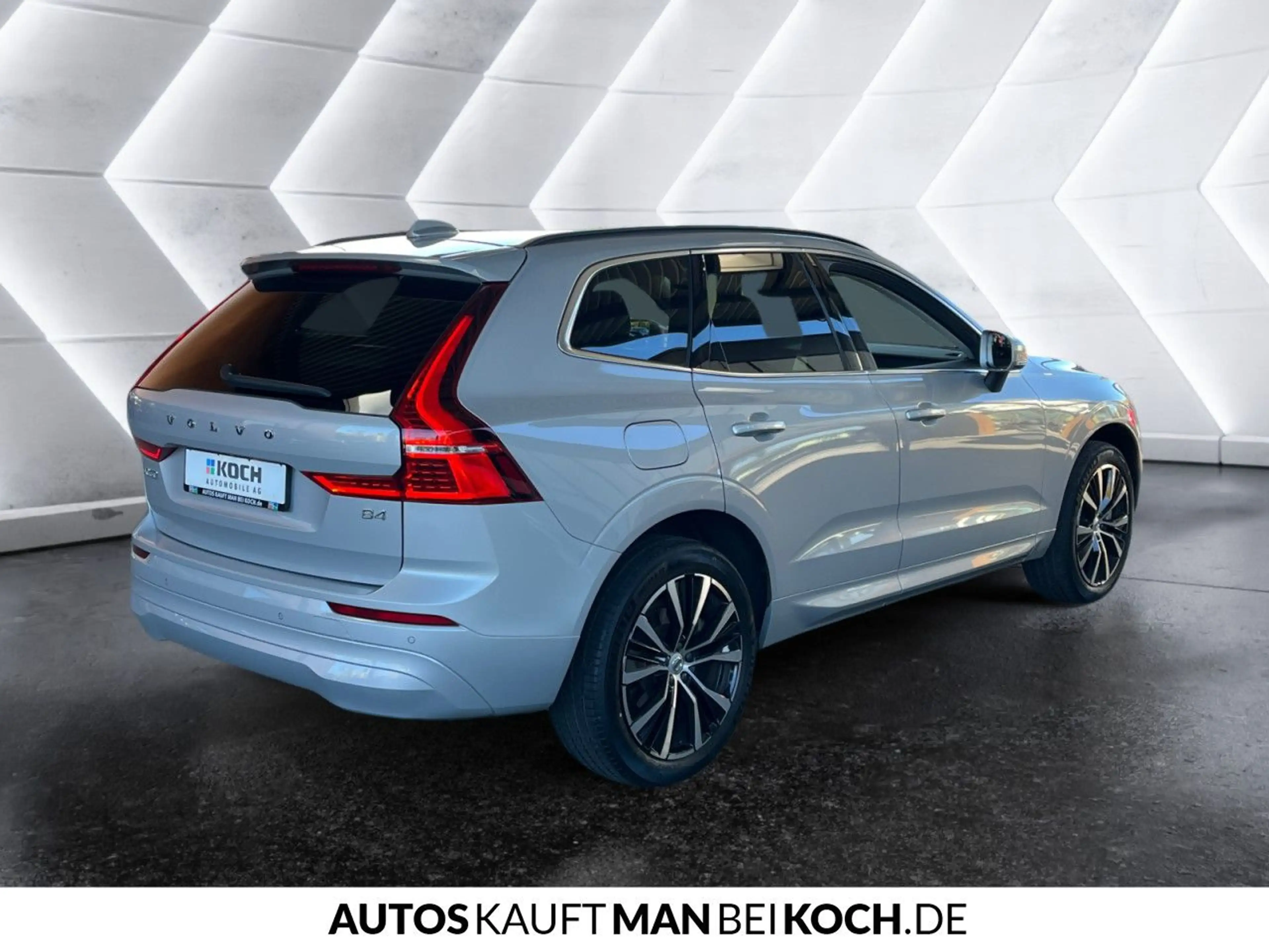 Volvo XC60 B4 B Core 4xSHZ LHZ NAVI 20" LED PDC RFK — photo 5