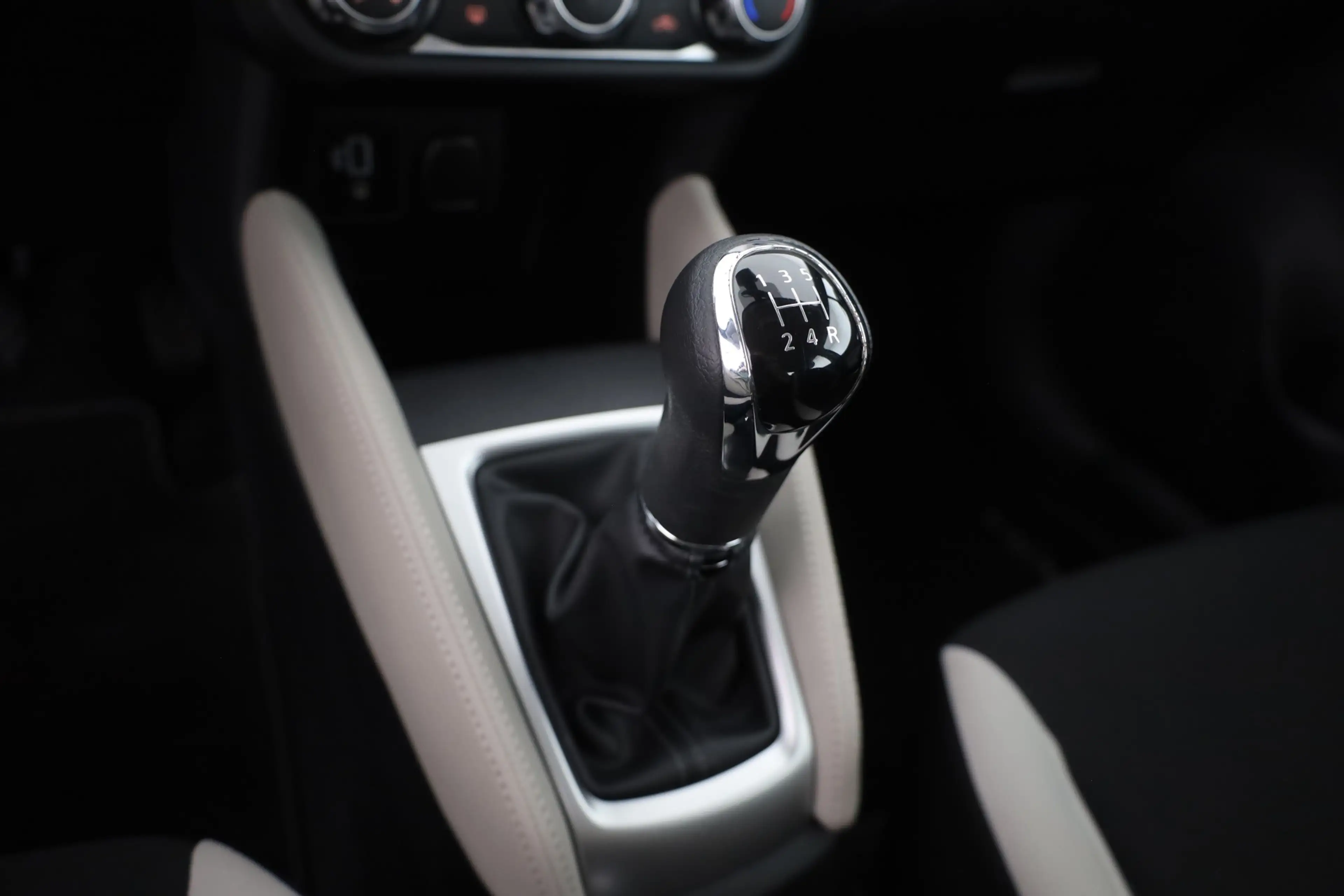 Nissan Micra 1.0 N-Way Navi Sitzheizung Android Apple — photo 13