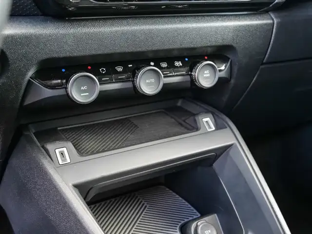 Citroen C4 view 11