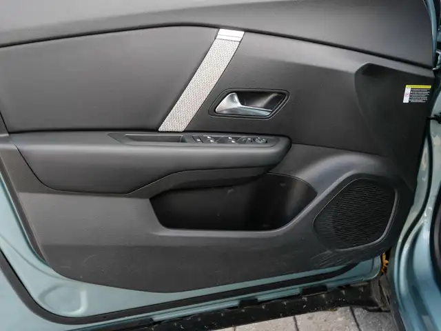 Citroen C4 view 12