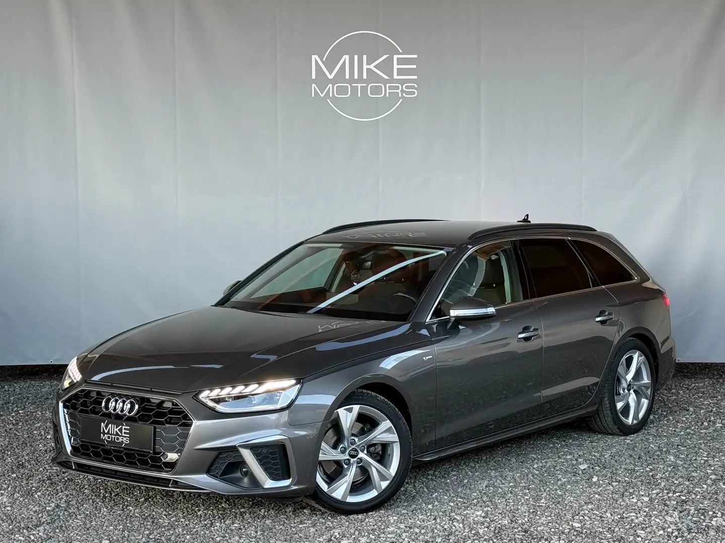 Audi A4 Avant 30 TDI S-tronic *S-LINE* Grijs - 1