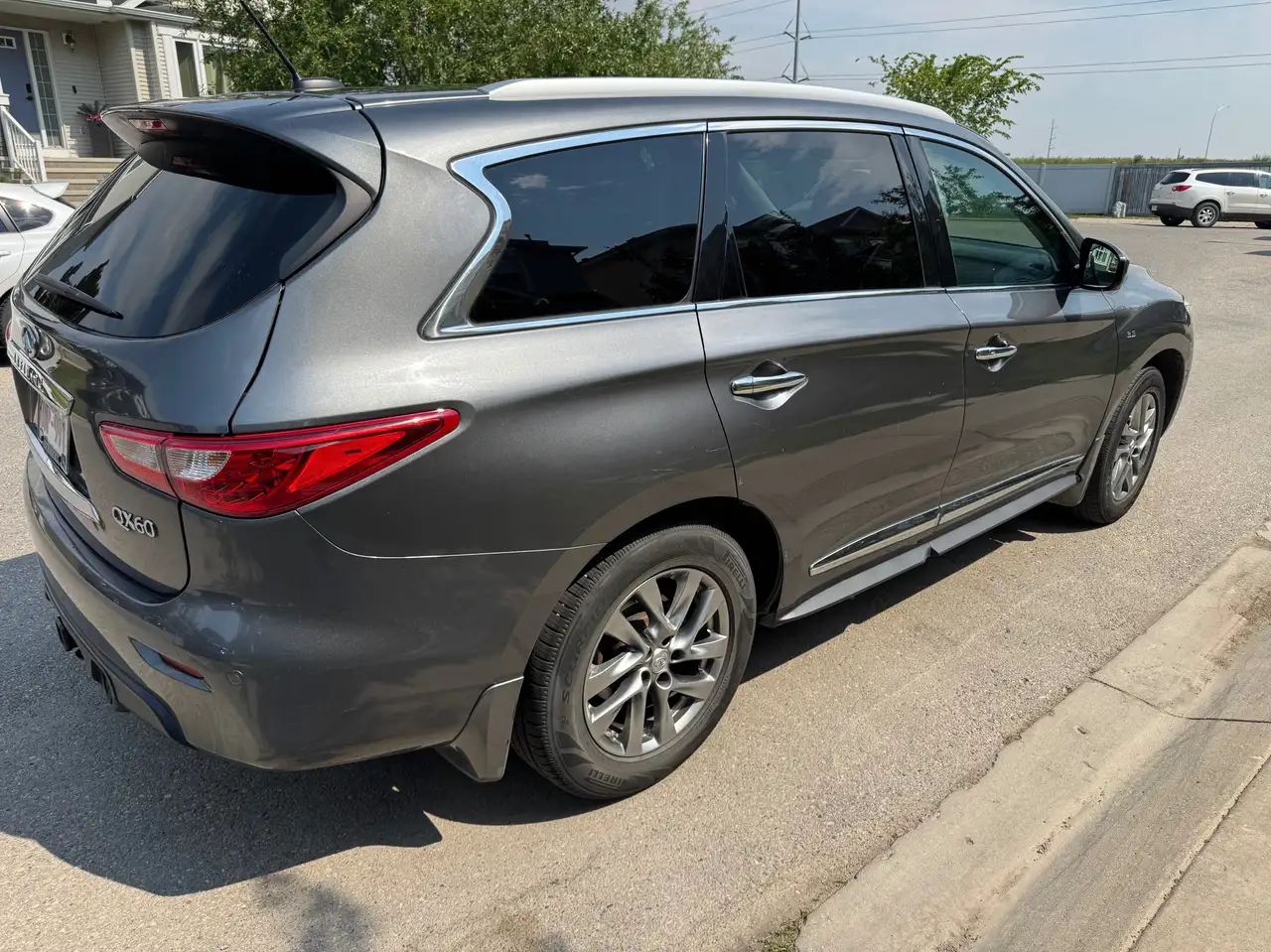 Infiniti QX60 снимка Infiniti QX60