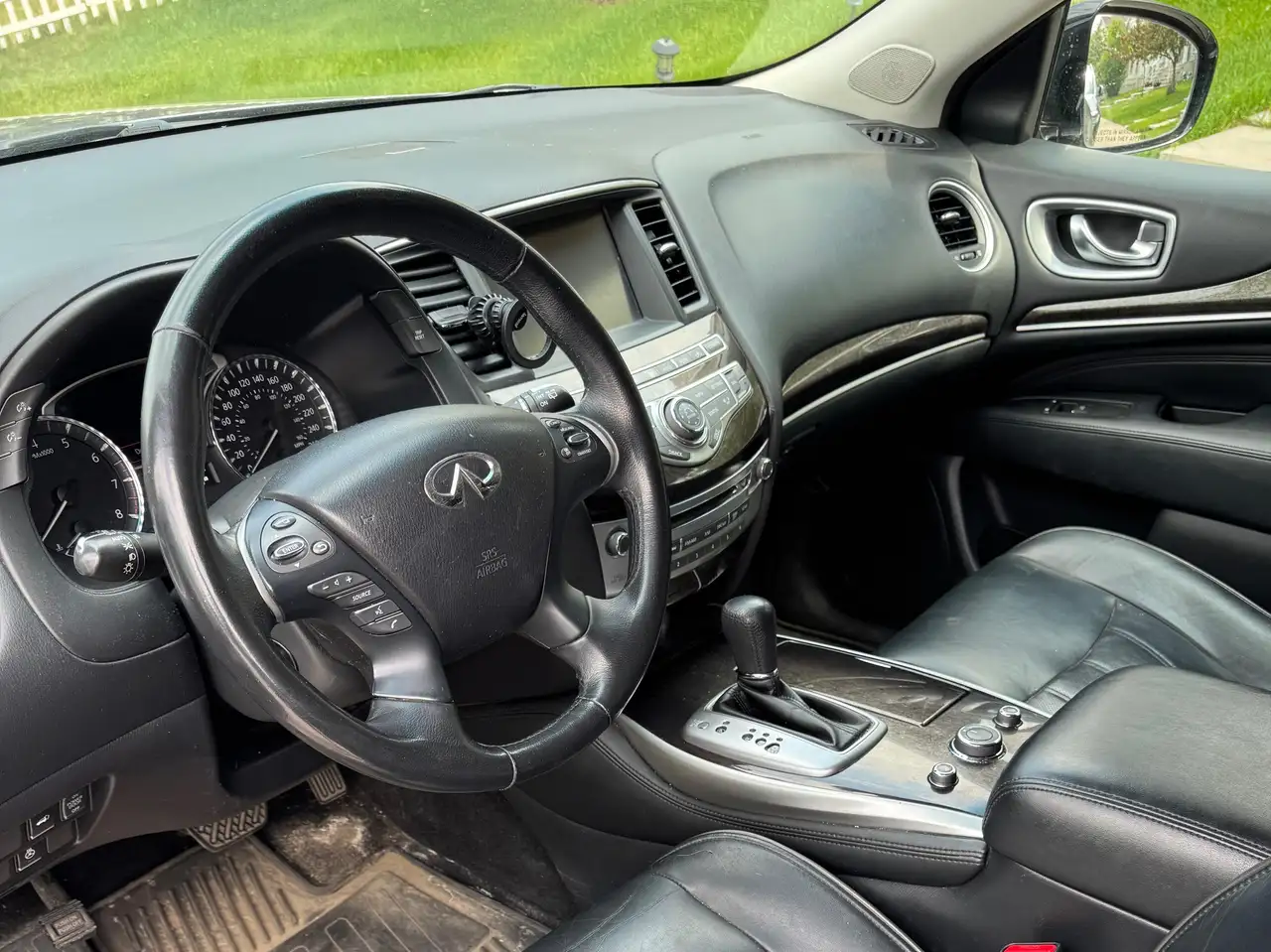 Infiniti QX60 снимка Infiniti QX60