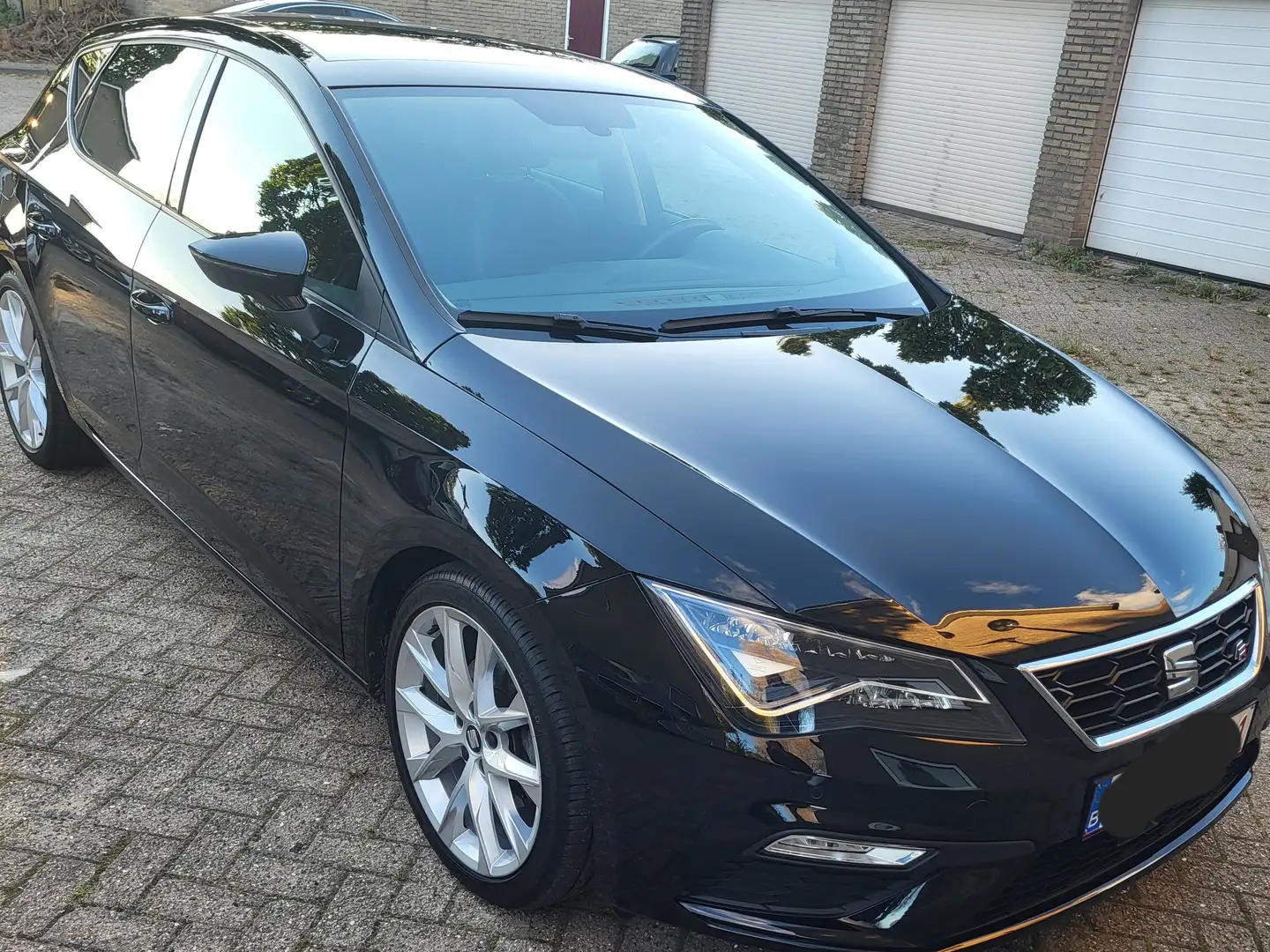 SEAT Leon Leon 1.5 TSI ACT DSG OPF FR Noir - 1