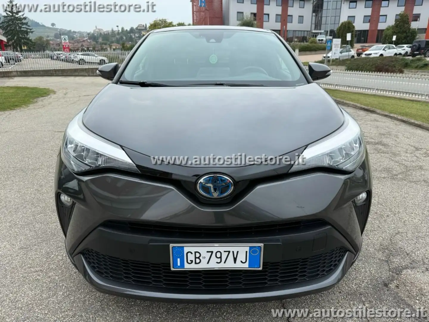 Toyota C-HR 1.8 Hybrid E-CVT Trend Gris - 2