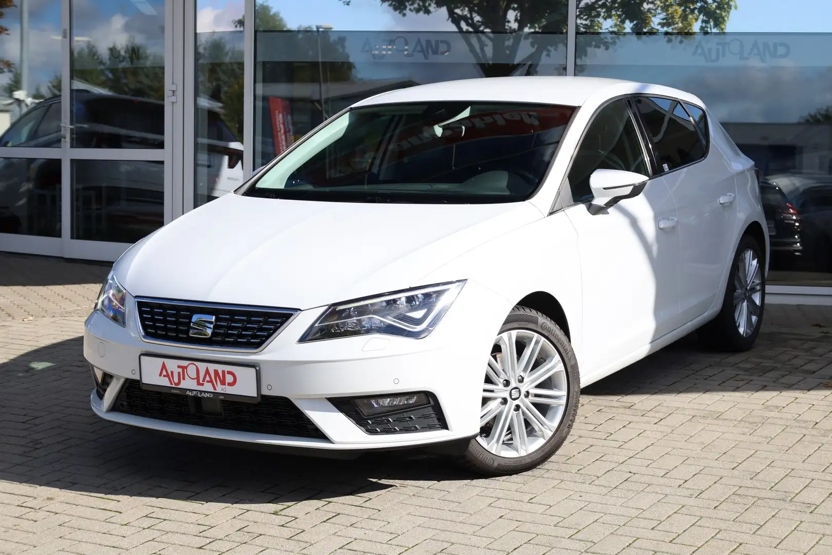 SEAT Leon 1.4 Xcellence LED Navi DAB PDC Sitzheizung Blanc - 2