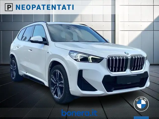 BMW X1 view 4
