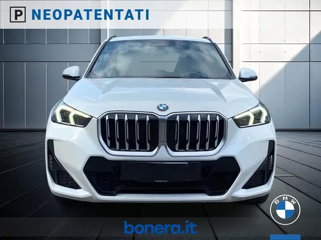 BMW X1 view 3