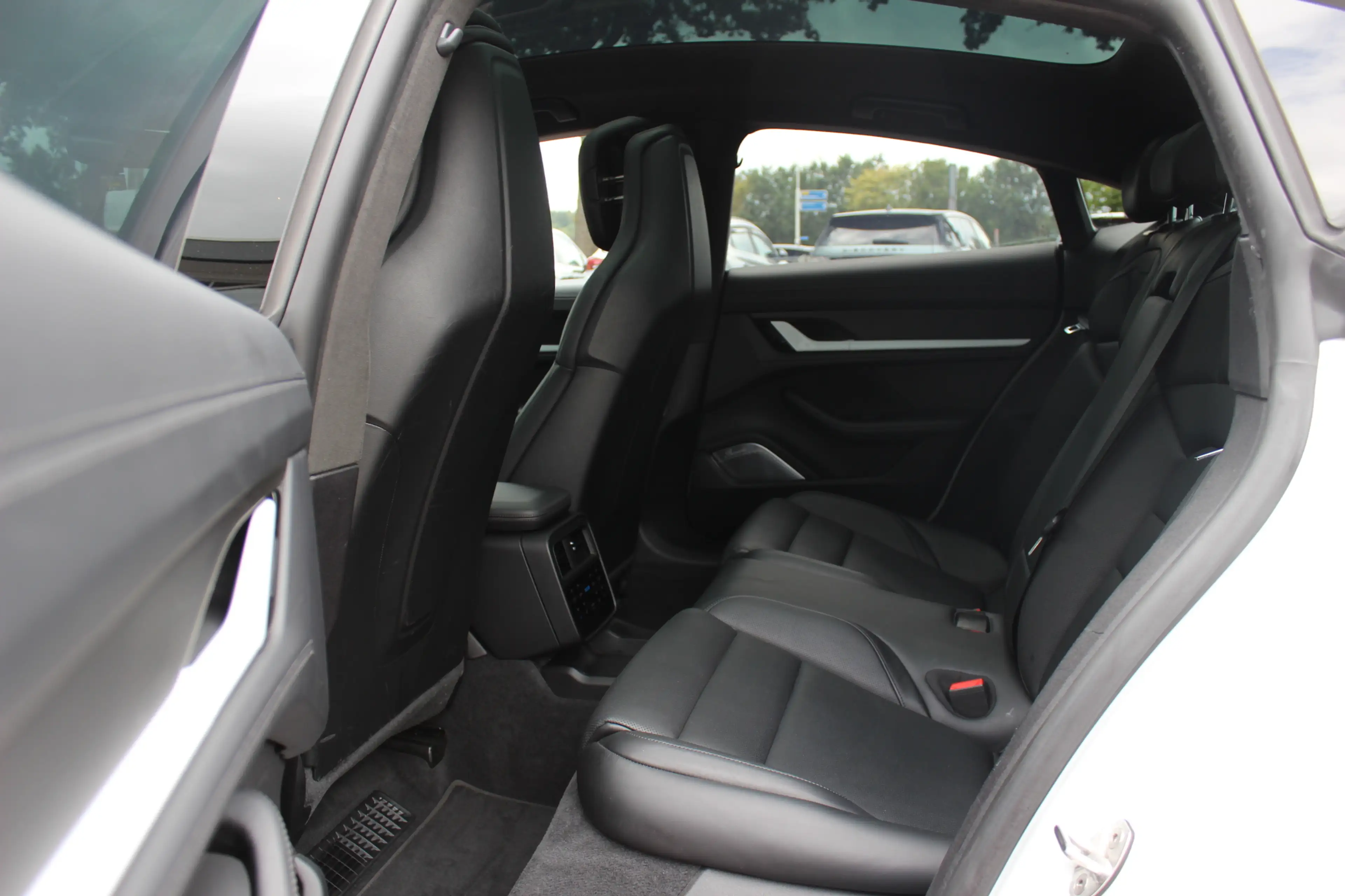 Porsche Taycan Turbo S 93 kWh / SoH 91,3% / Full option! / Panora — photo 12