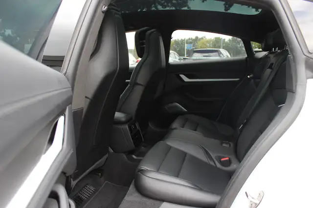 Porsche Taycan view 12