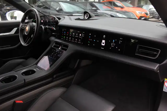 Porsche Taycan view 14