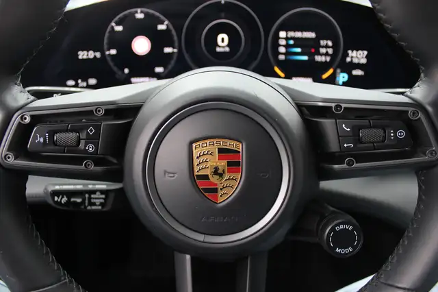 Porsche Taycan view 25