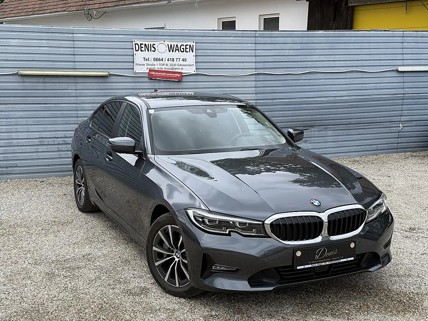 BMW 330 e PHEV Aut. Advantage Grau - 1