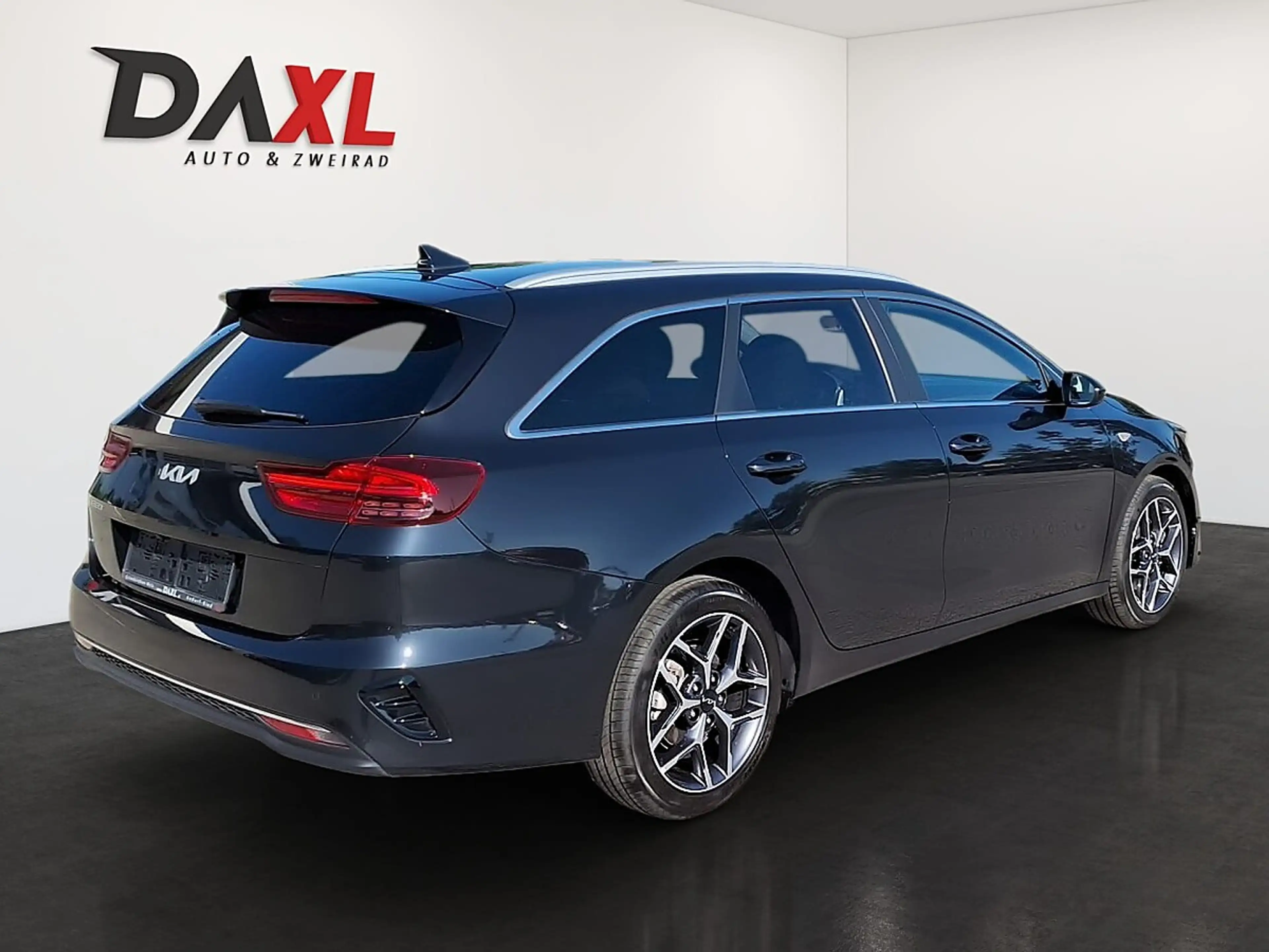 Kia Ceed SW / cee'd SW ceed SW 1,0 T-GDI GPF ISG Silber — photo 4