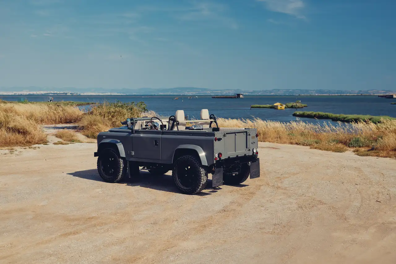 Land Rover Defender 90 V8 3.5 ab Werk Hig End Restoration Softtop, foto 5