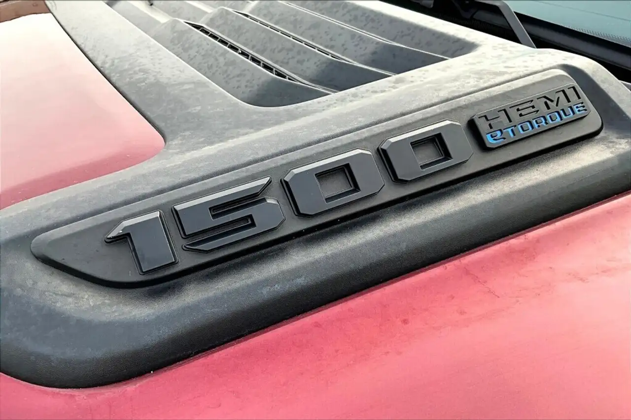 RAM 1500 снимка RAM 1500