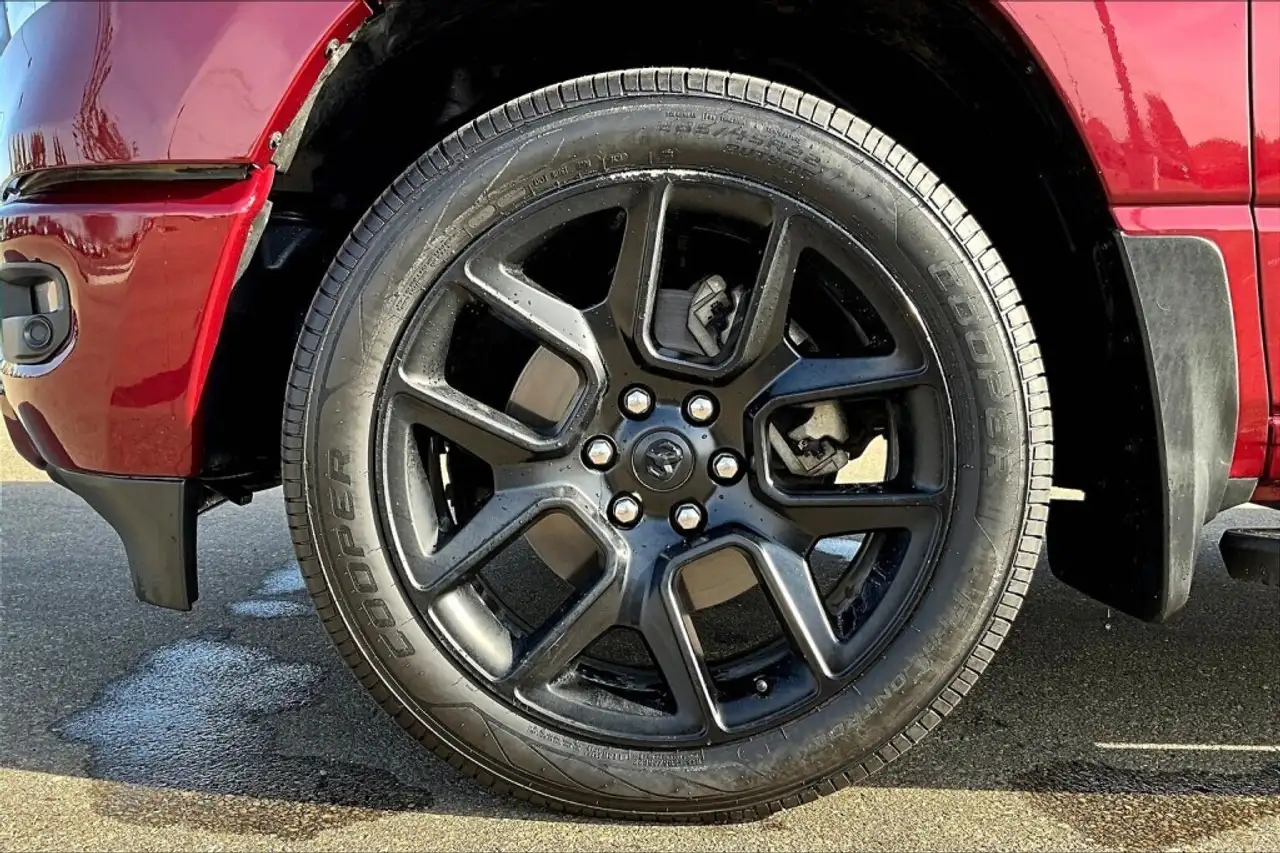 RAM 1500 снимка RAM 1500
