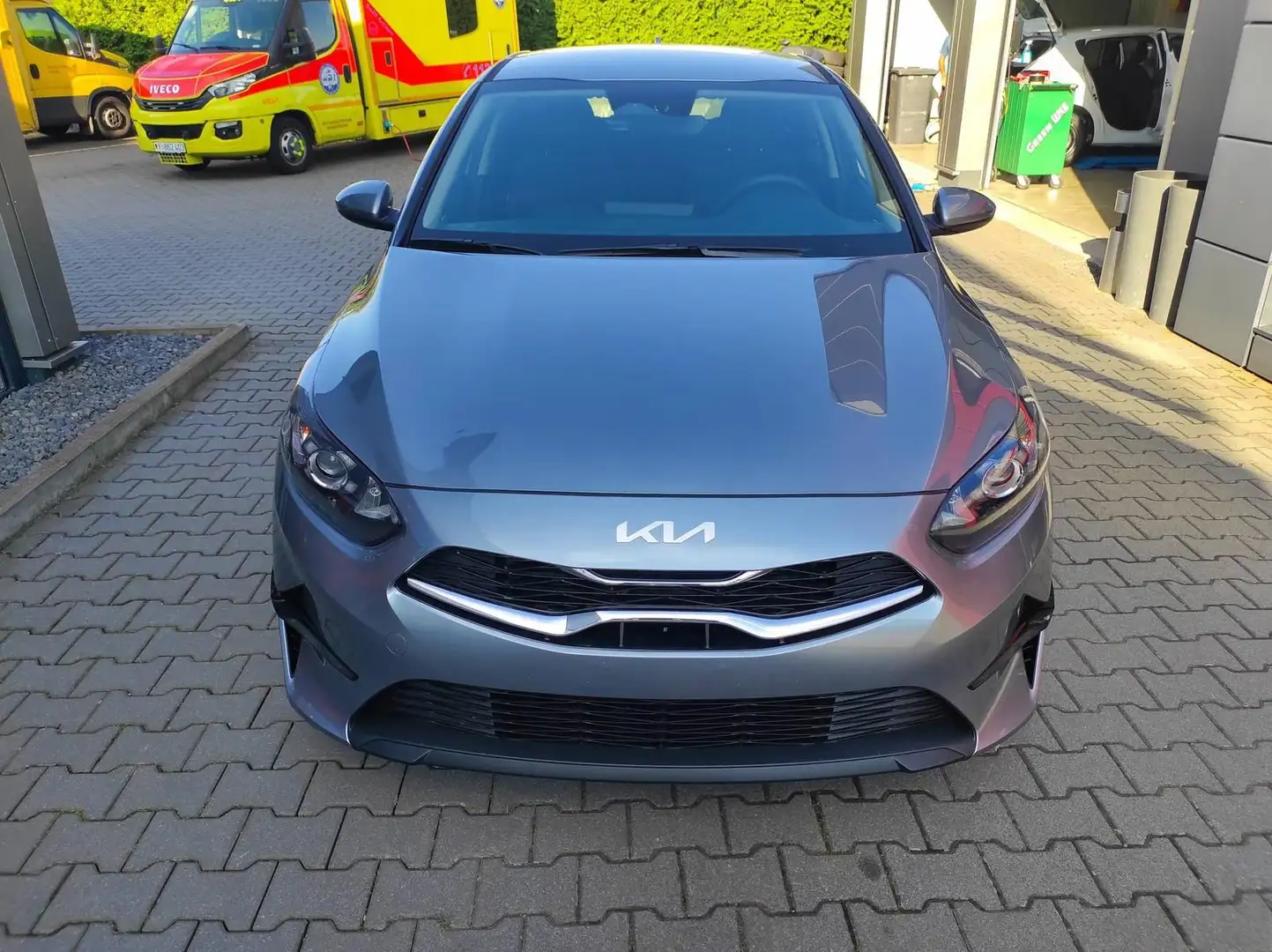 Kia Ceed / cee'd Ceed 1.5 T-GDI AT Kamera*Sitzheizung*APP*Navi Grey - 2