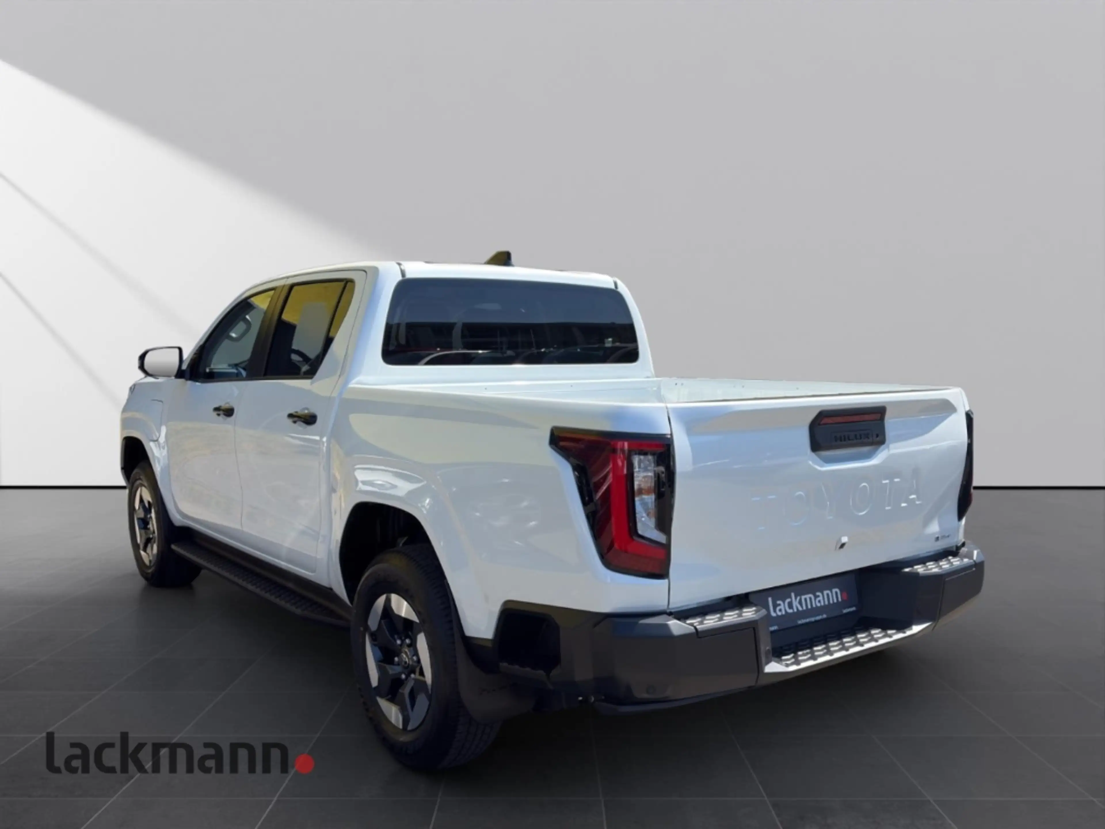 Toyota Hilux Double Cab BEV Executive 59,2kWh AWD — photo 6