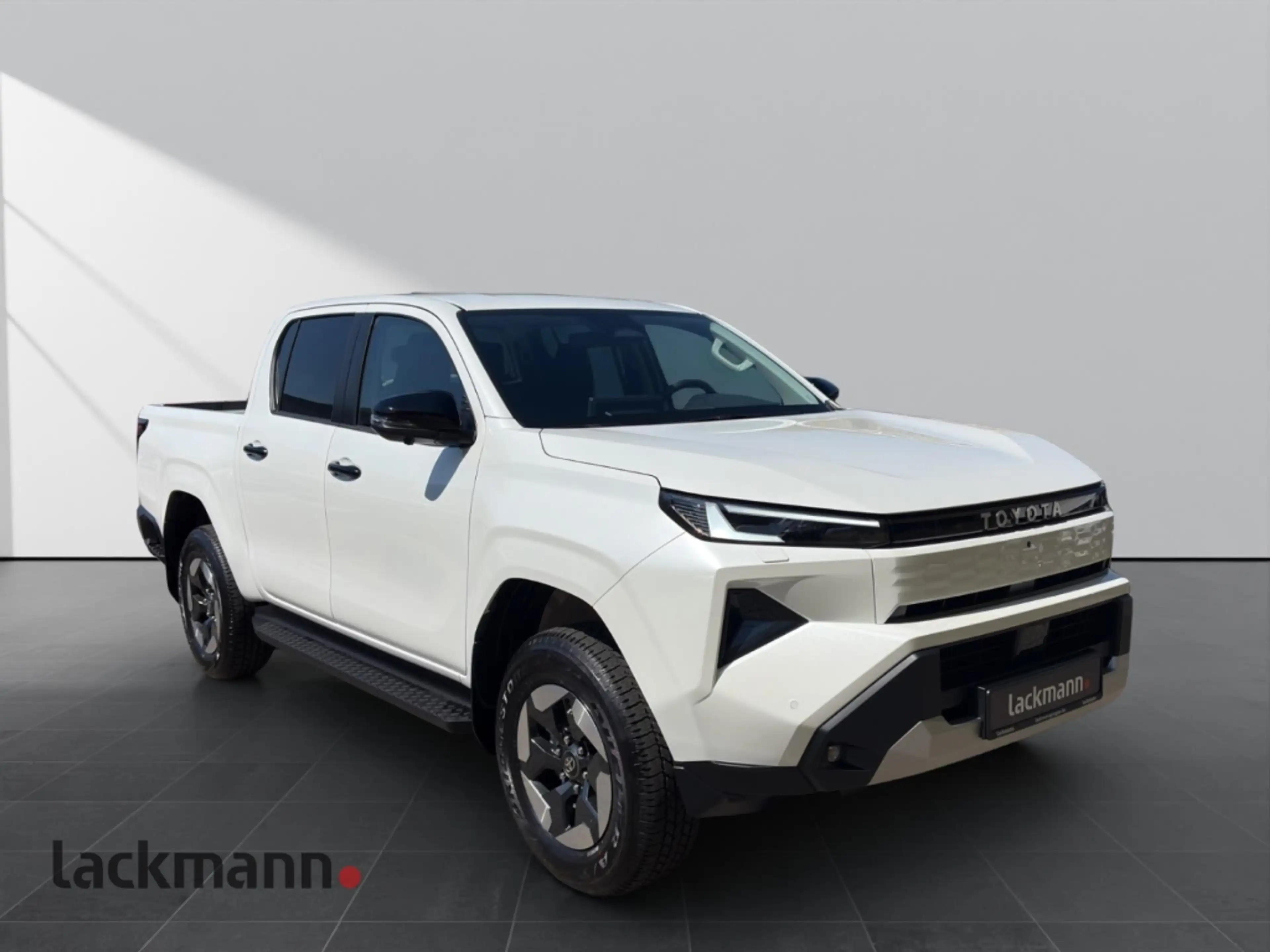 Toyota Hilux Double Cab BEV Executive 59,2kWh AWD — photo 3