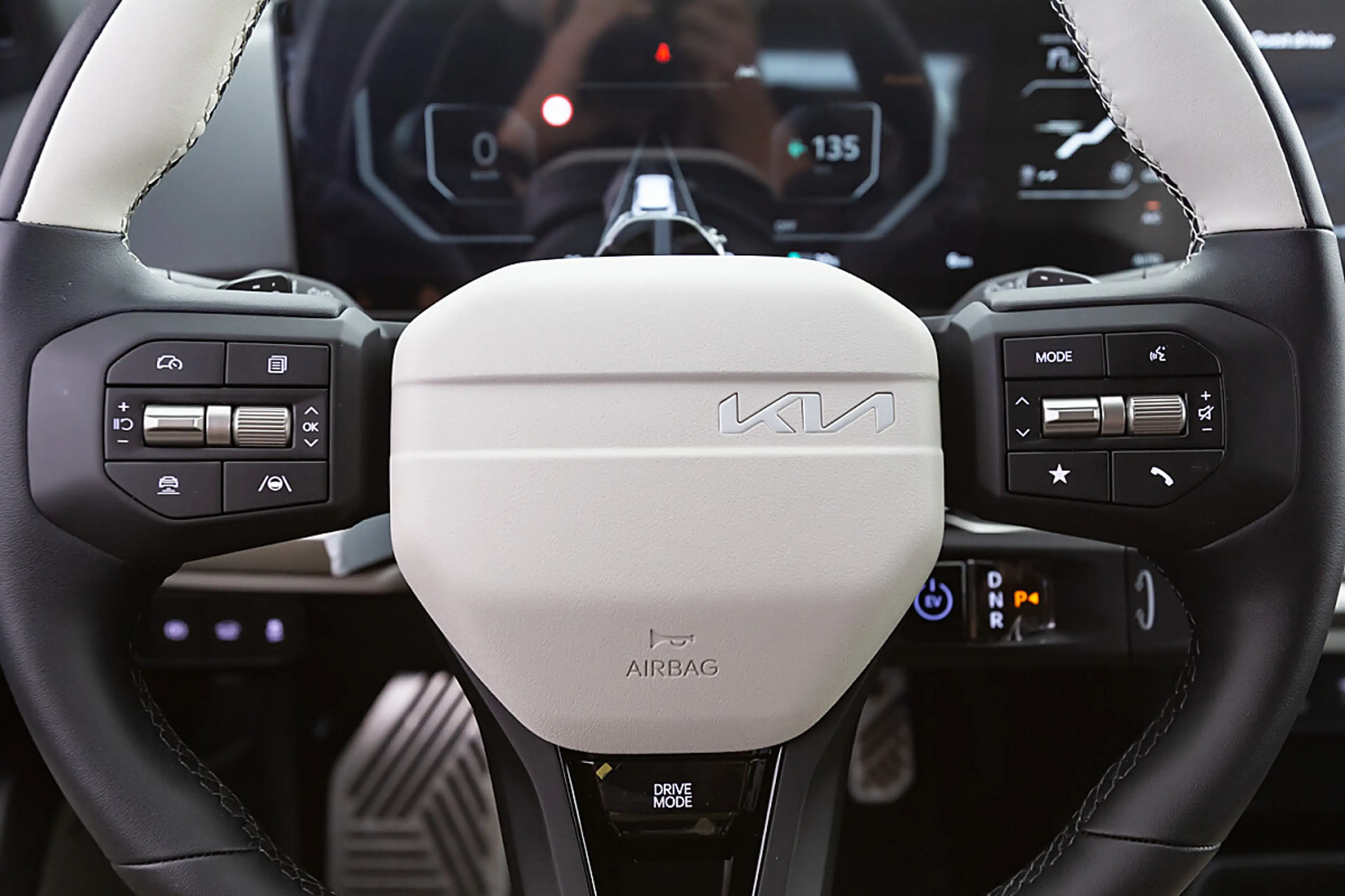 Kia EV4 HB FWD 81,4kWh GT-Line — photo 6