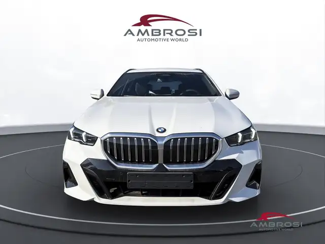 BMW 5 Series view 7