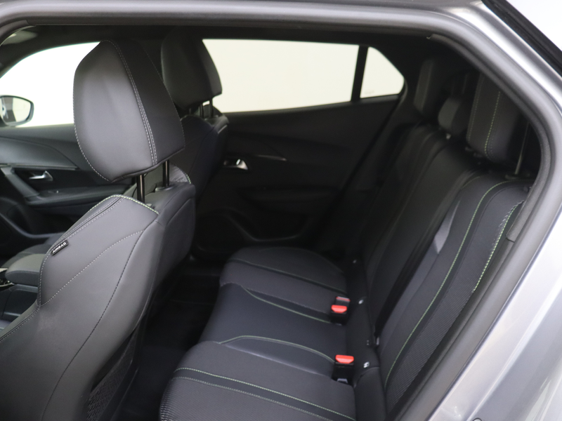 Peugeot e-2008 EV GT Avantage 54 kWh — photo 12
