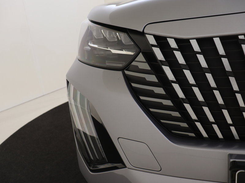 Peugeot e-2008 EV GT Avantage 54 kWh — photo 13