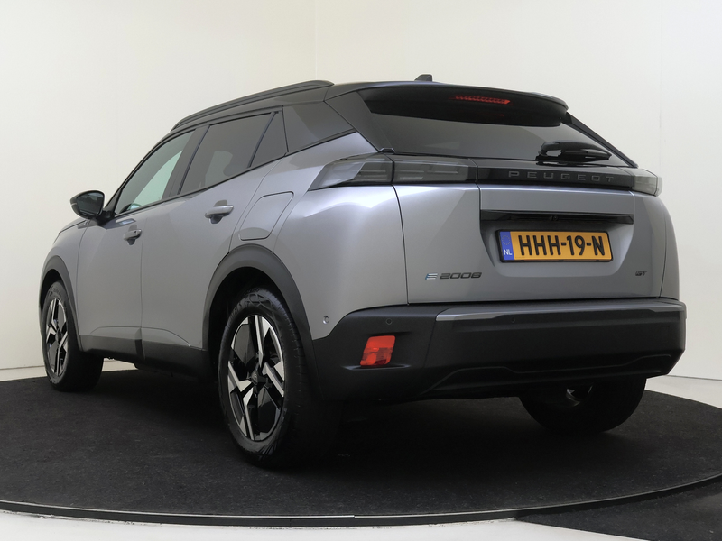 Peugeot e-2008 EV GT Avantage 54 kWh — photo 4