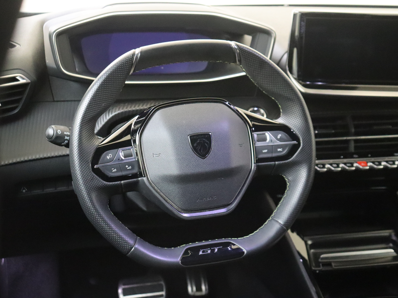 Peugeot e-2008 EV GT Avantage 54 kWh — photo 6