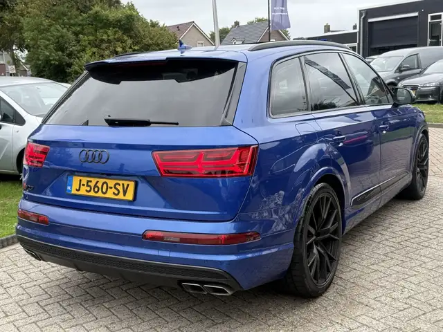 Audi SQ7 view 10