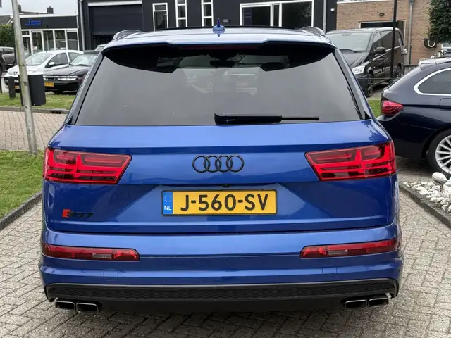 Audi SQ7 view 9