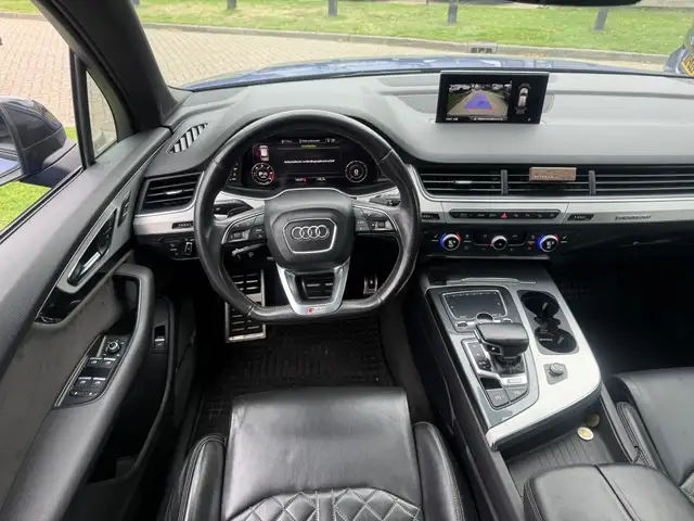 Audi SQ7 view 5