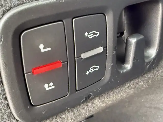 Audi SQ7 view 11