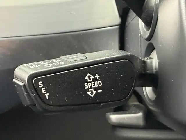 Audi SQ7 view 14