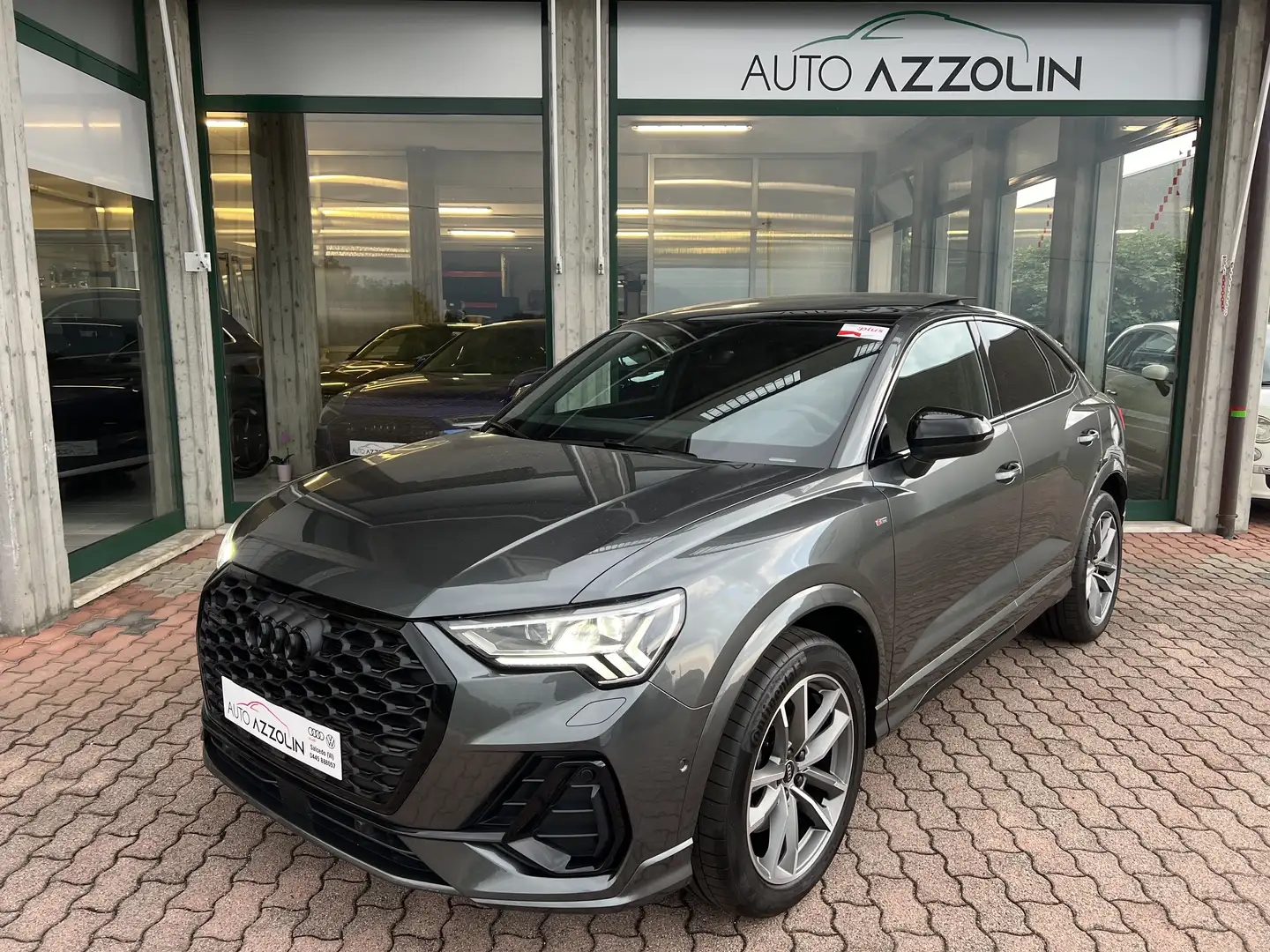 Audi Q3 Sportback 40 tdi Q. 200cv S-tr. S-line, Tetto, 19" Grigio - 1
