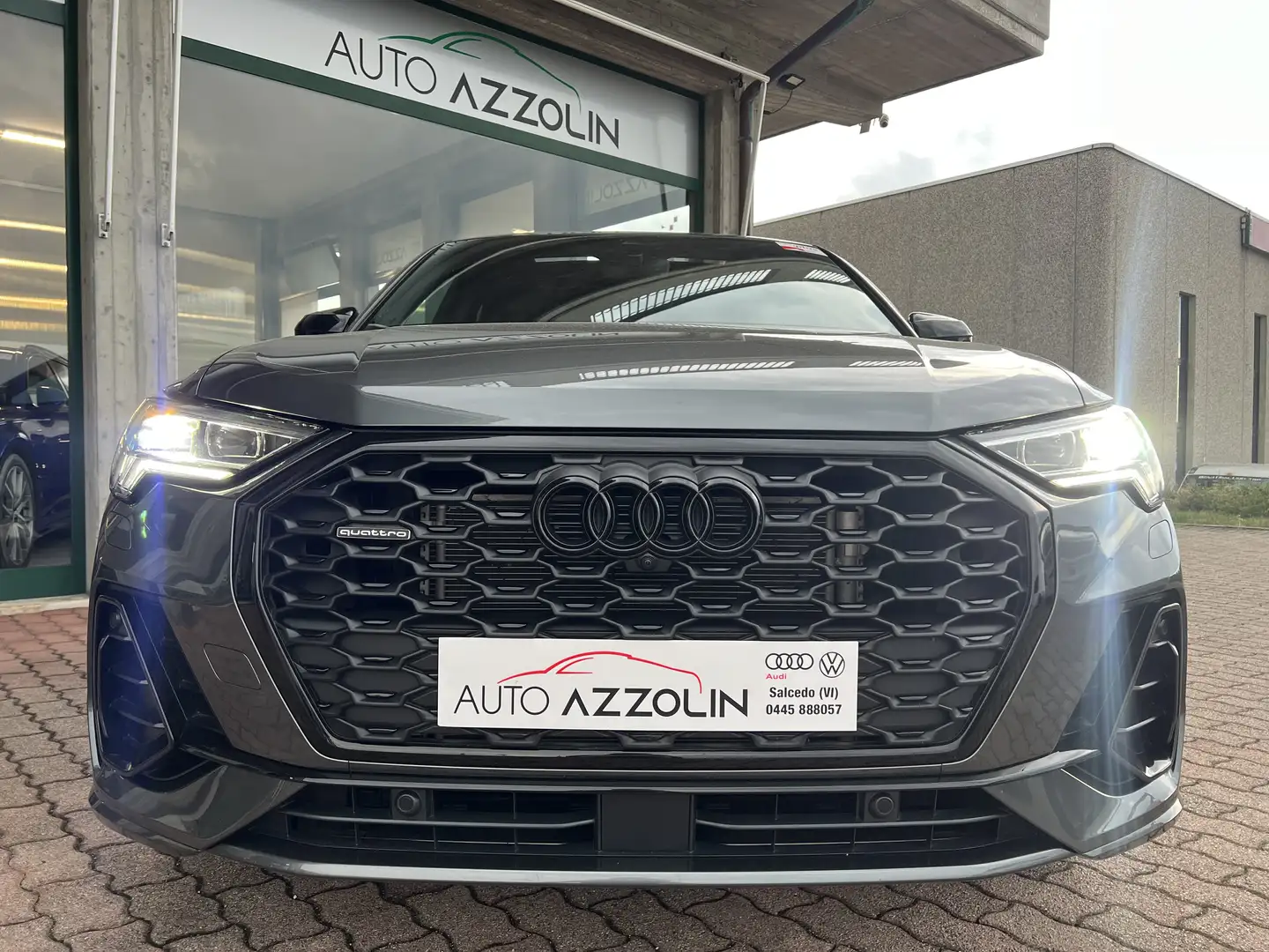 Audi Q3 Sportback 40 tdi Q. 200cv S-tr. S-line, Tetto, 19" Grigio - 2