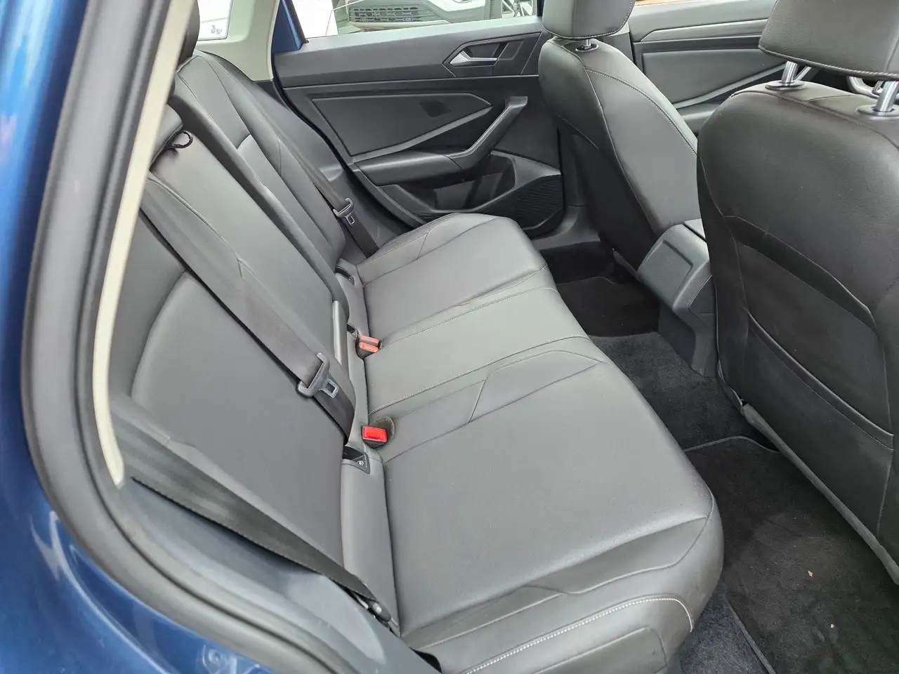 Volkswagen Jetta снимка Volkswagen Jetta