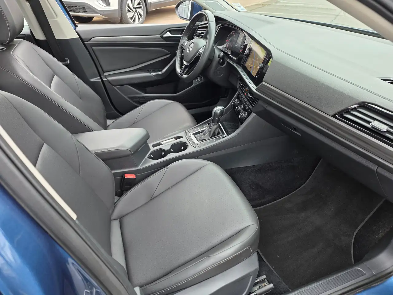 Volkswagen Jetta снимка Volkswagen Jetta