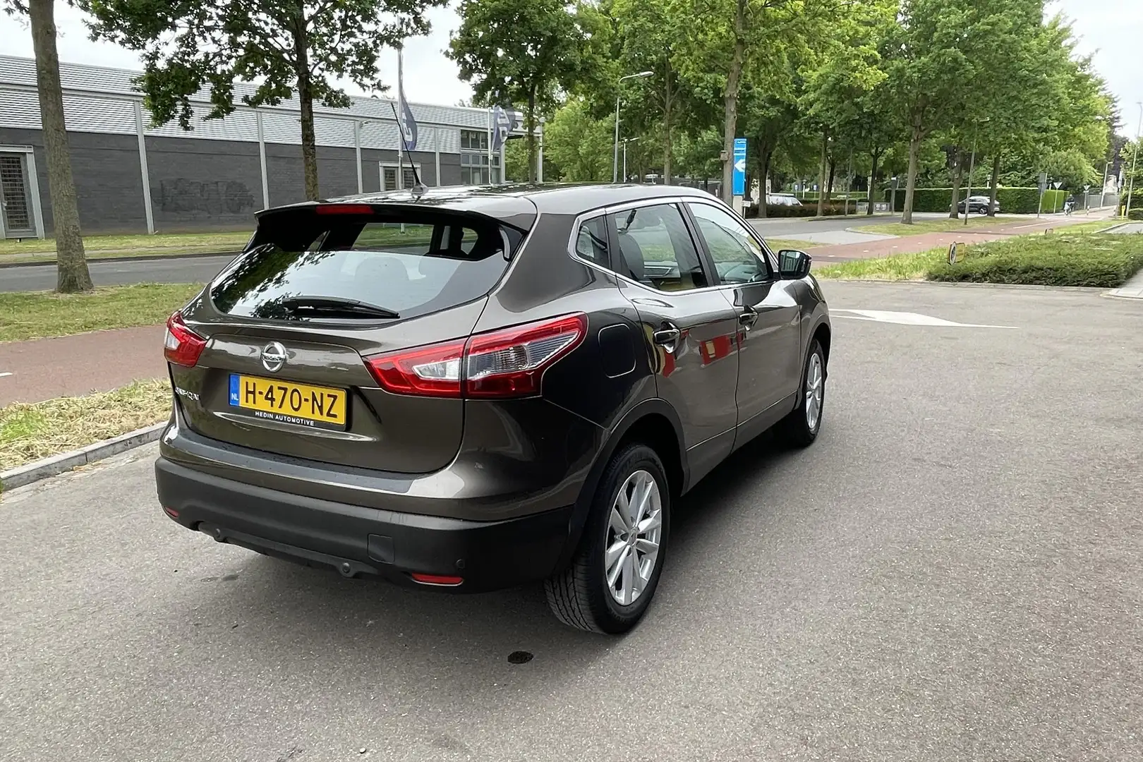 Nissan Qashqai 1.2 N-Vision Navigatie / Climate Control Bruin - 2
