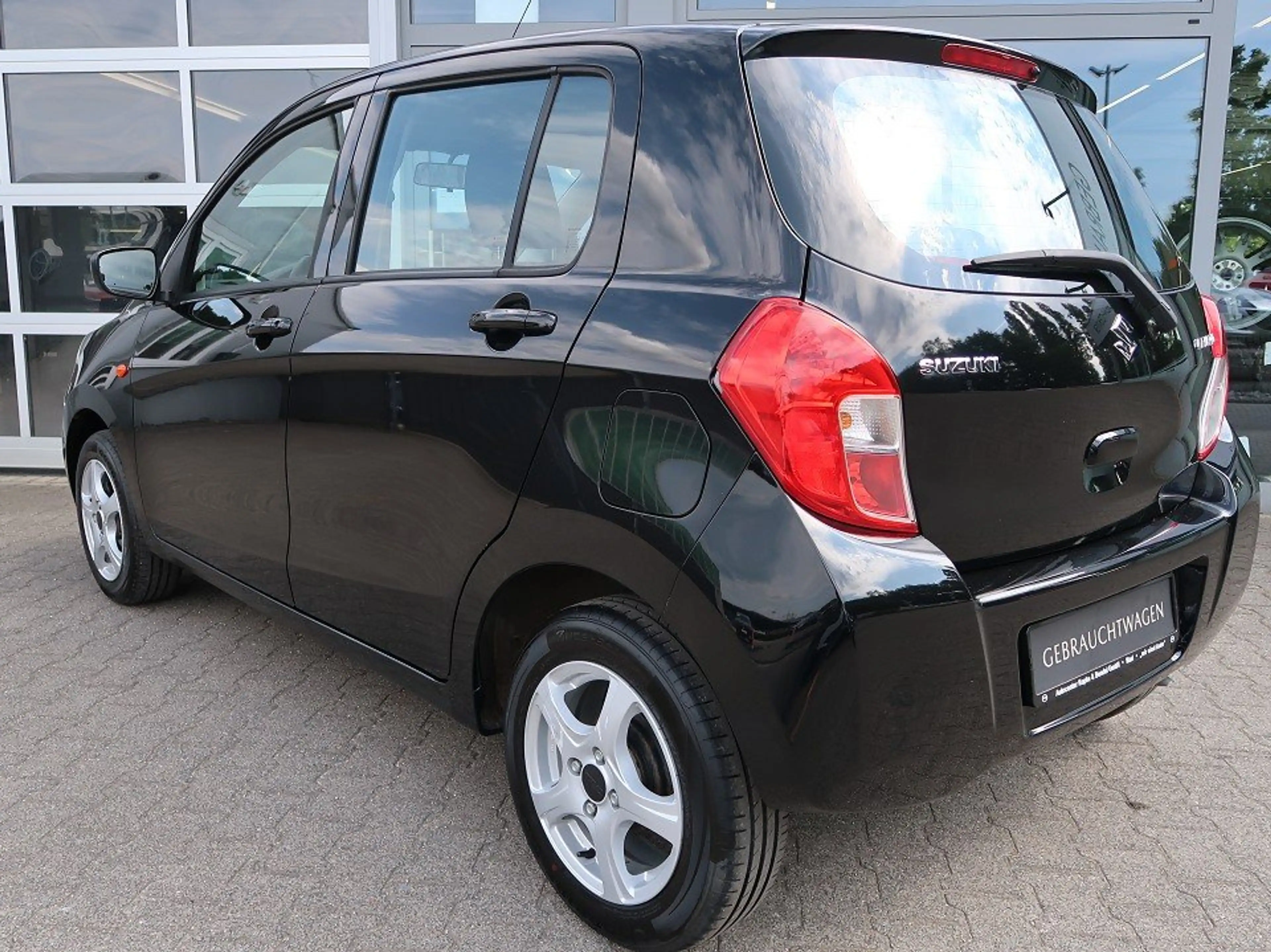 Suzuki Celerio Automatik*Wartungsnachweise komplett*2. Hand* Club — photo 6