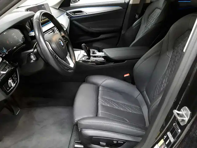 BMW 5 Series view 7