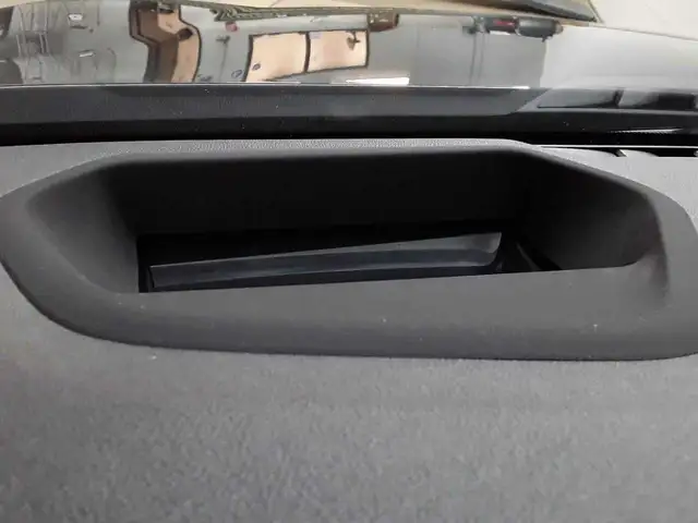 BMW 5 Series view 17