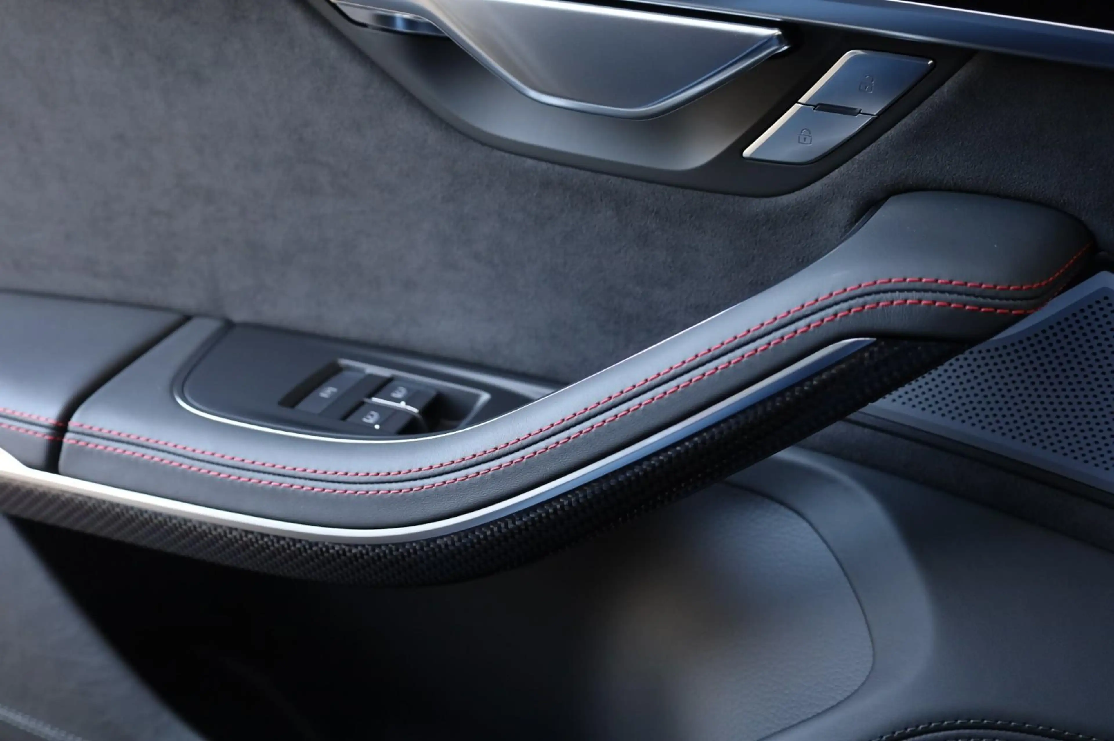 Audi S8 4.0 TFSI B&O Advance l ABT l Head-up l Standkachel — photo 19