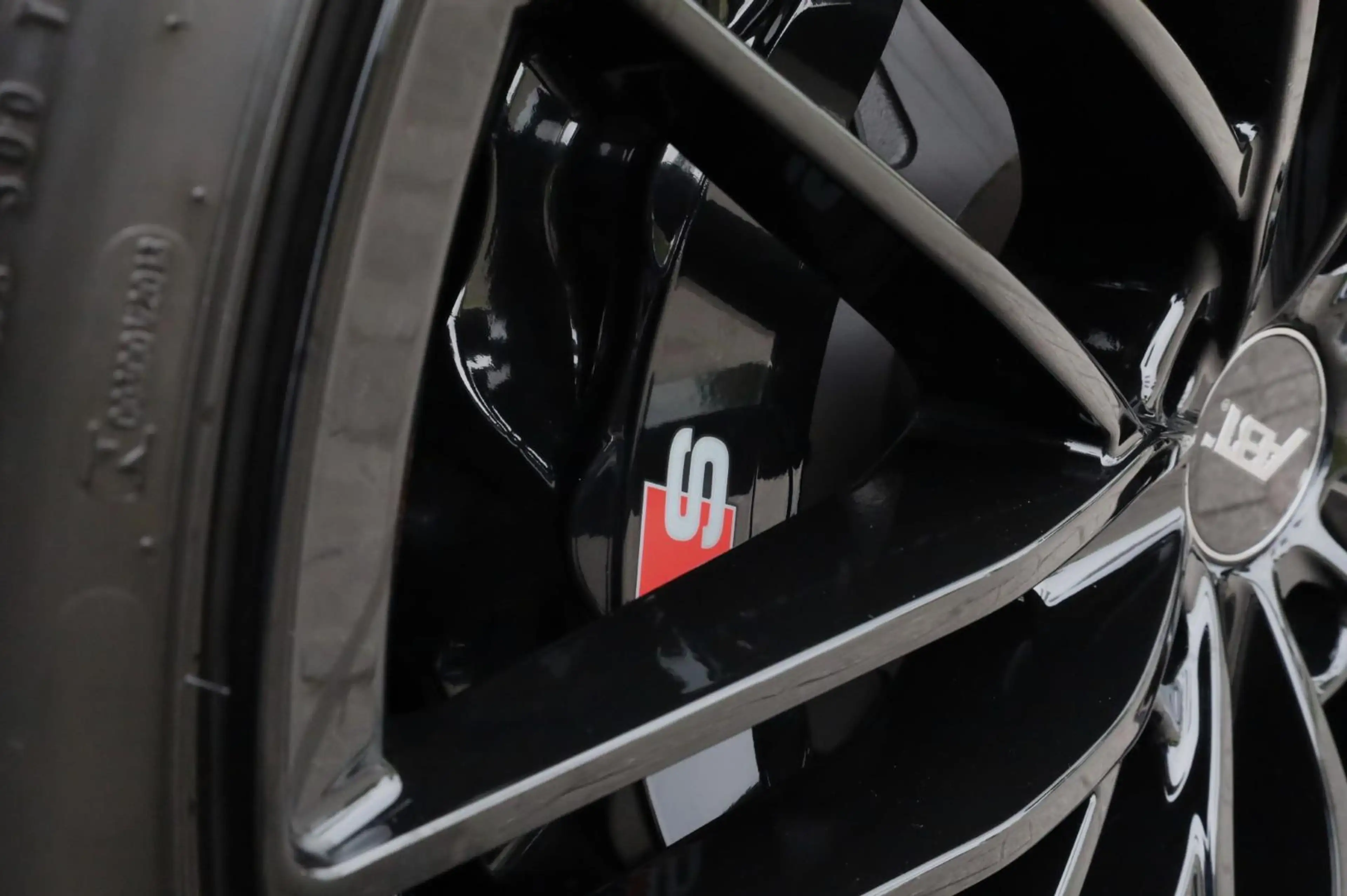 Audi S8 4.0 TFSI B&O Advance l ABT l Head-up l Standkachel — photo 43