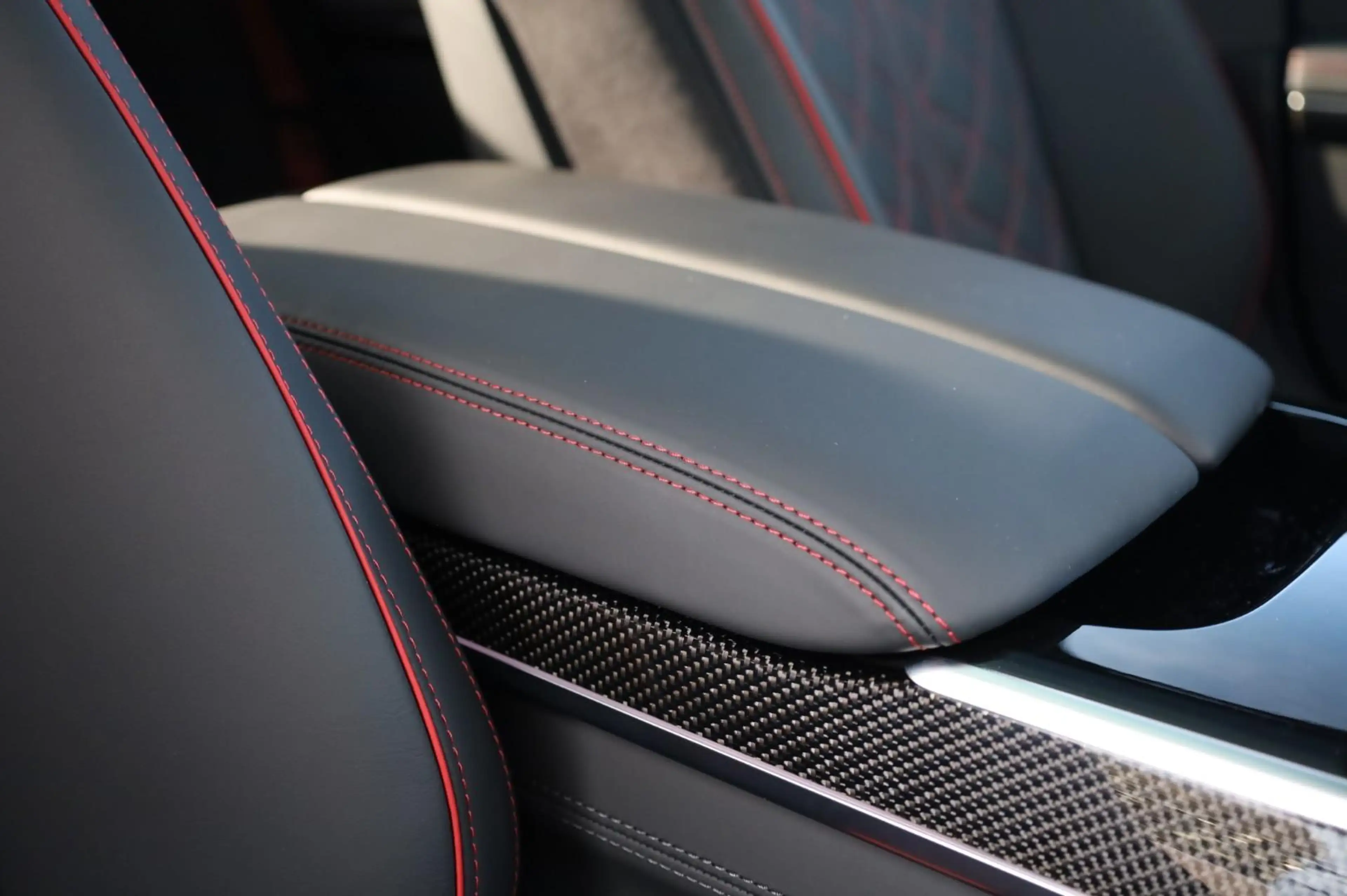 Audi S8 4.0 TFSI B&O Advance l ABT l Head-up l Standkachel — photo 33