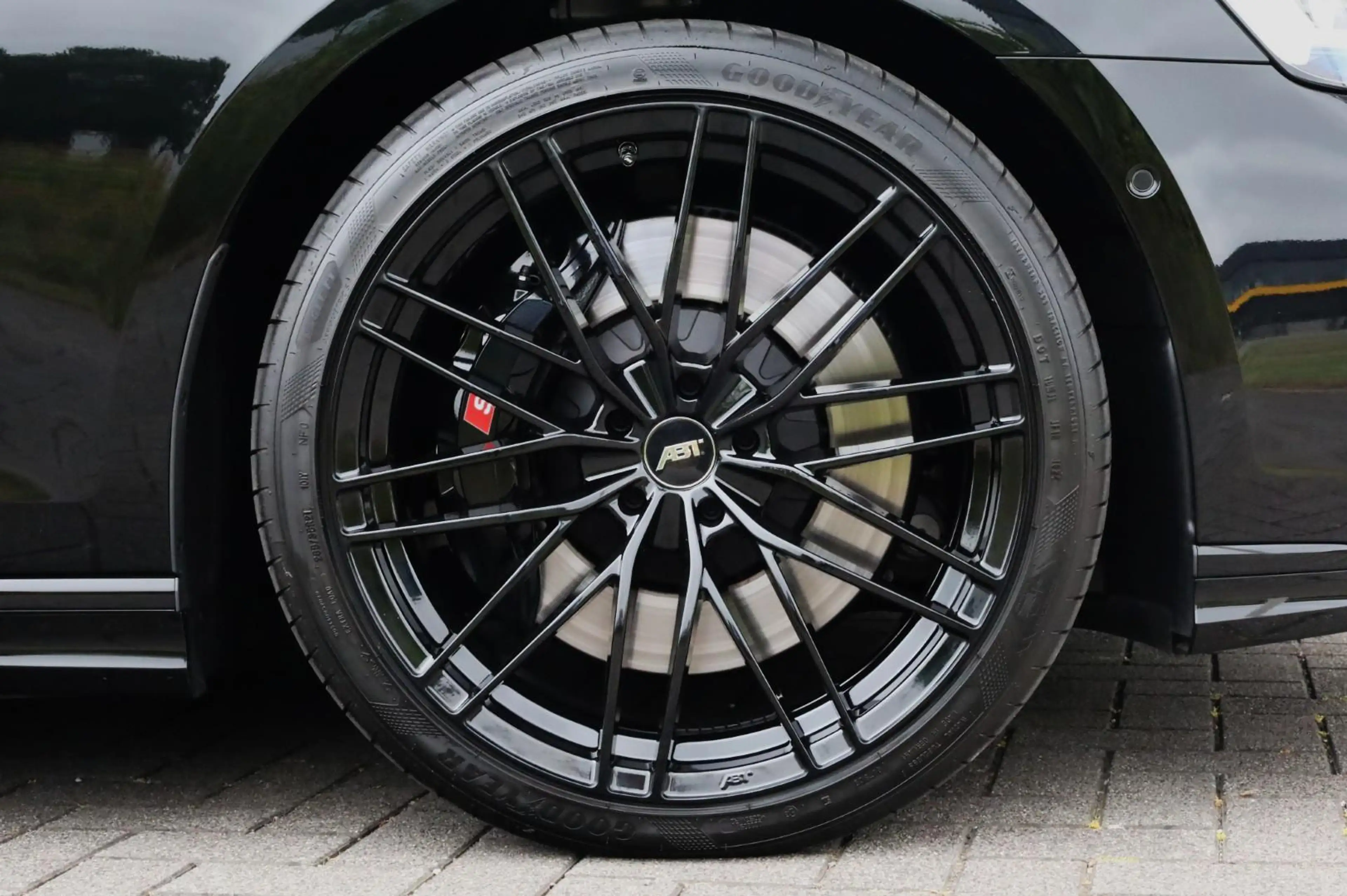 Audi S8 4.0 TFSI B&O Advance l ABT l Head-up l Standkachel — photo 4